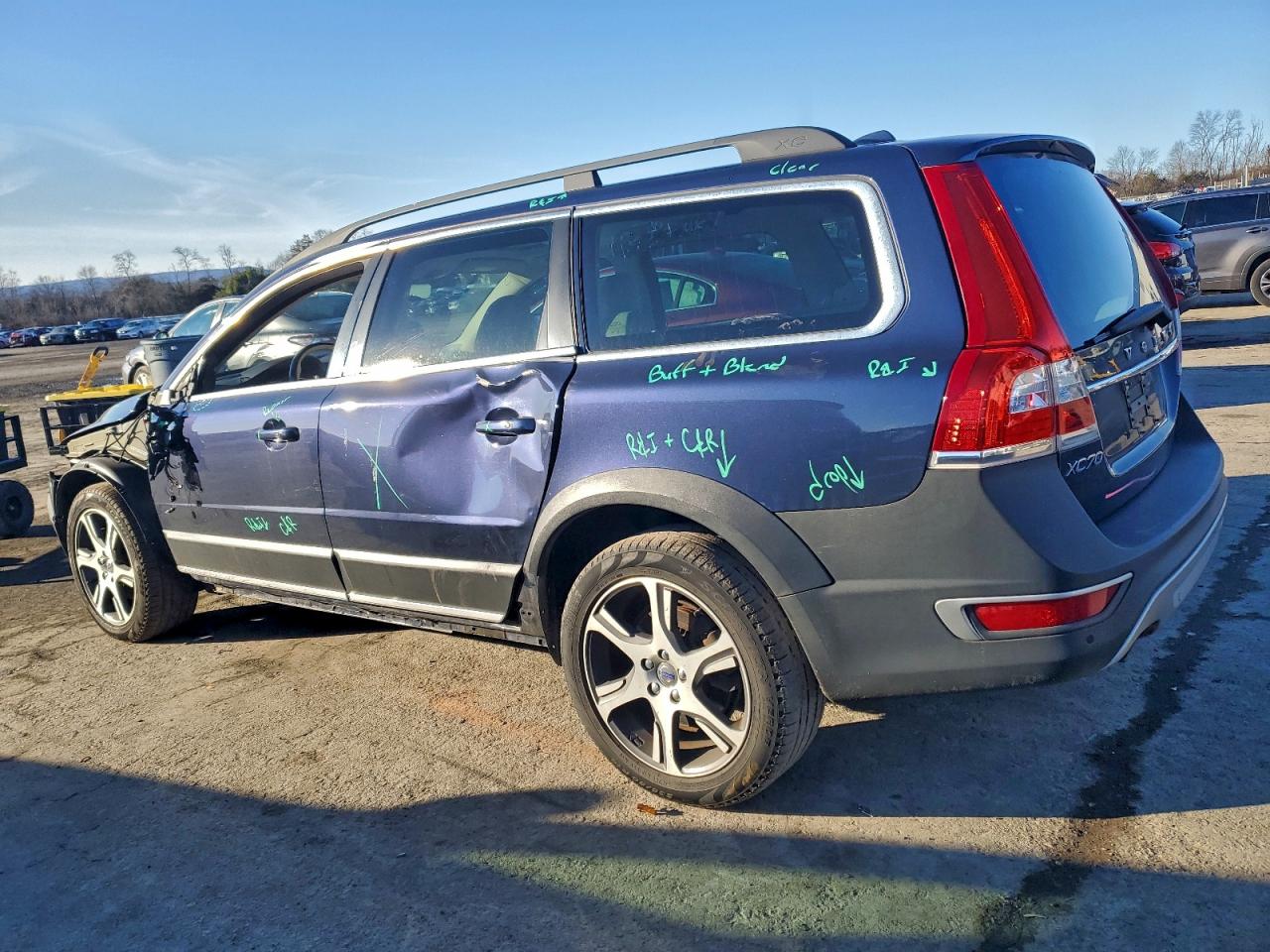 2015 VOLVO XC70 T6 PREMIER photo 2