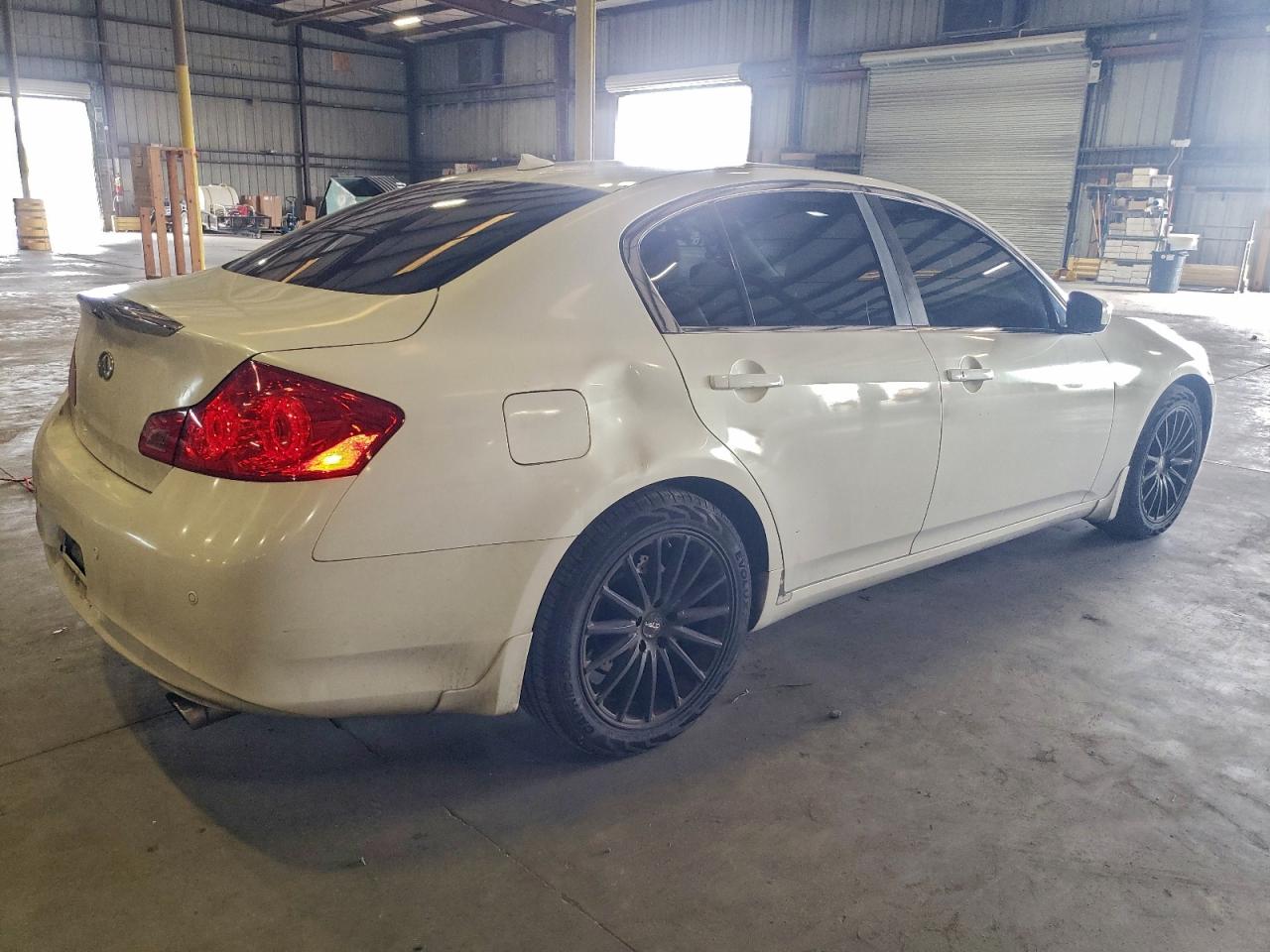 2010 INFINITI G37 BASE photo 3