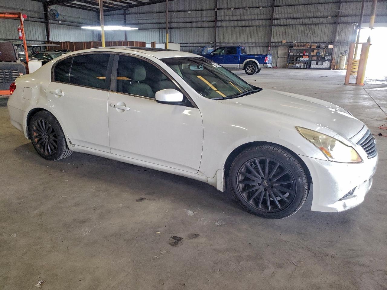 2010 INFINITI G37 BASE photo 4