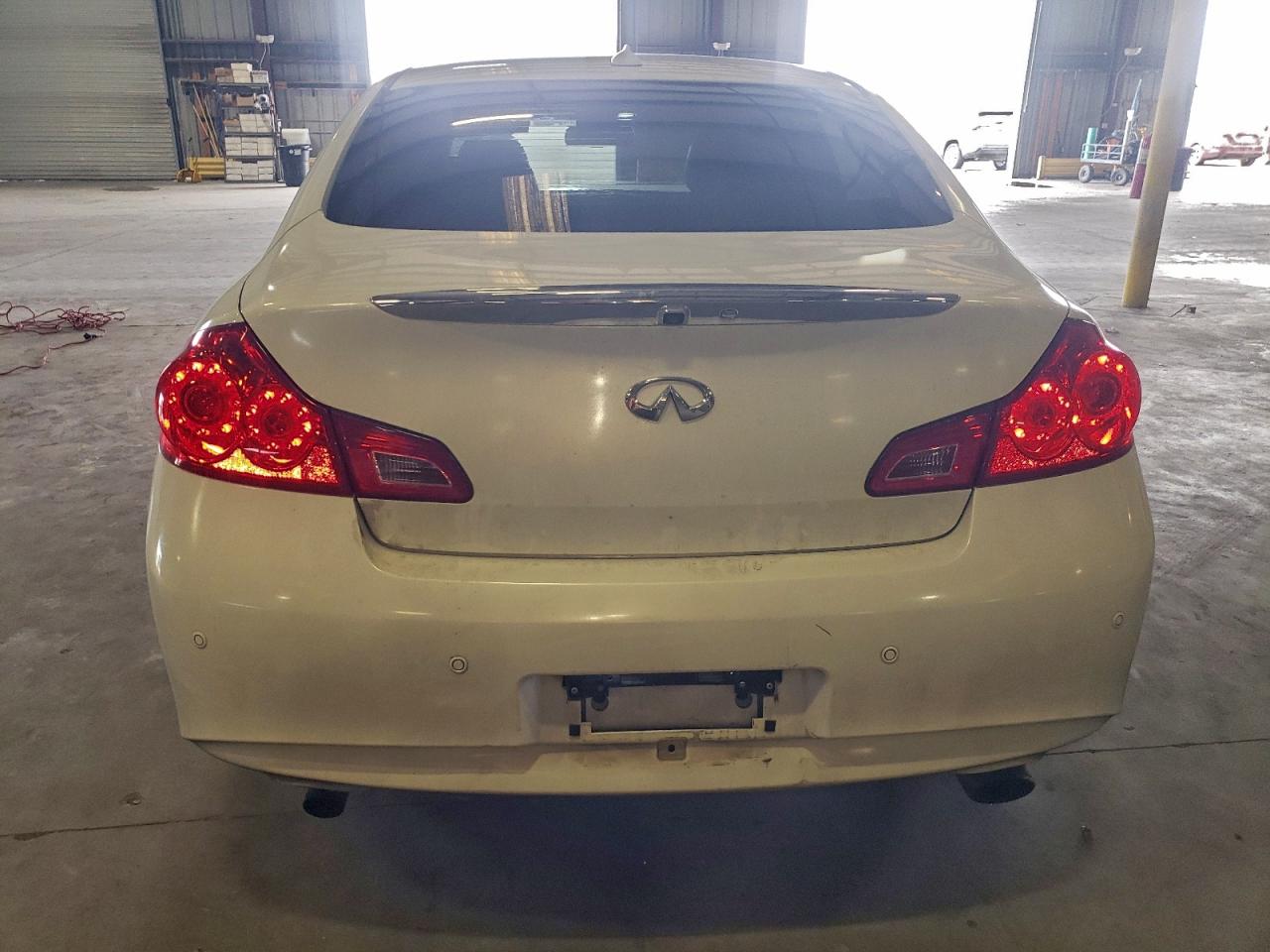 2010 INFINITI G37 BASE photo 6