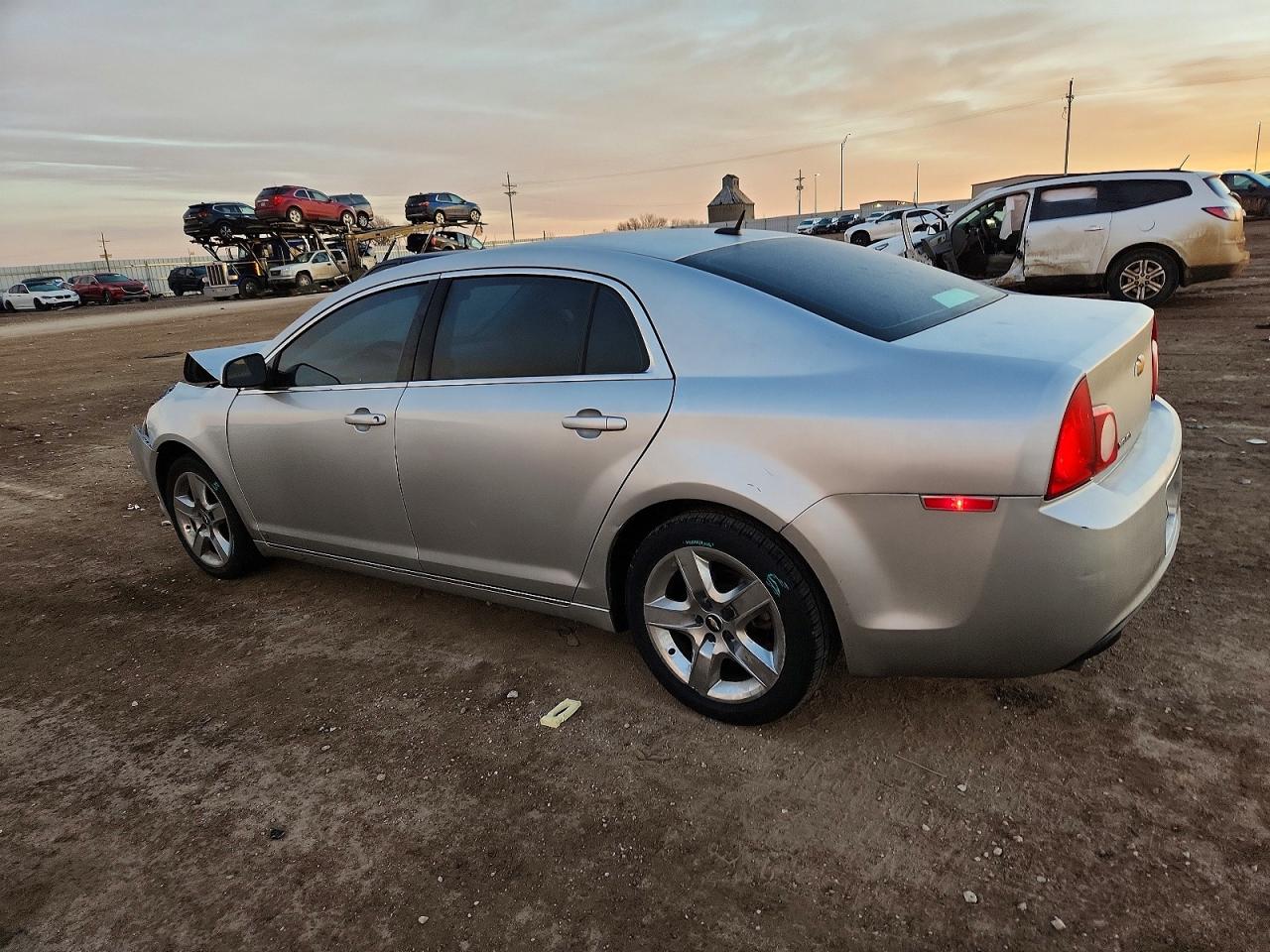 2009 CHEVROLET MALIBU 1LT photo 2
