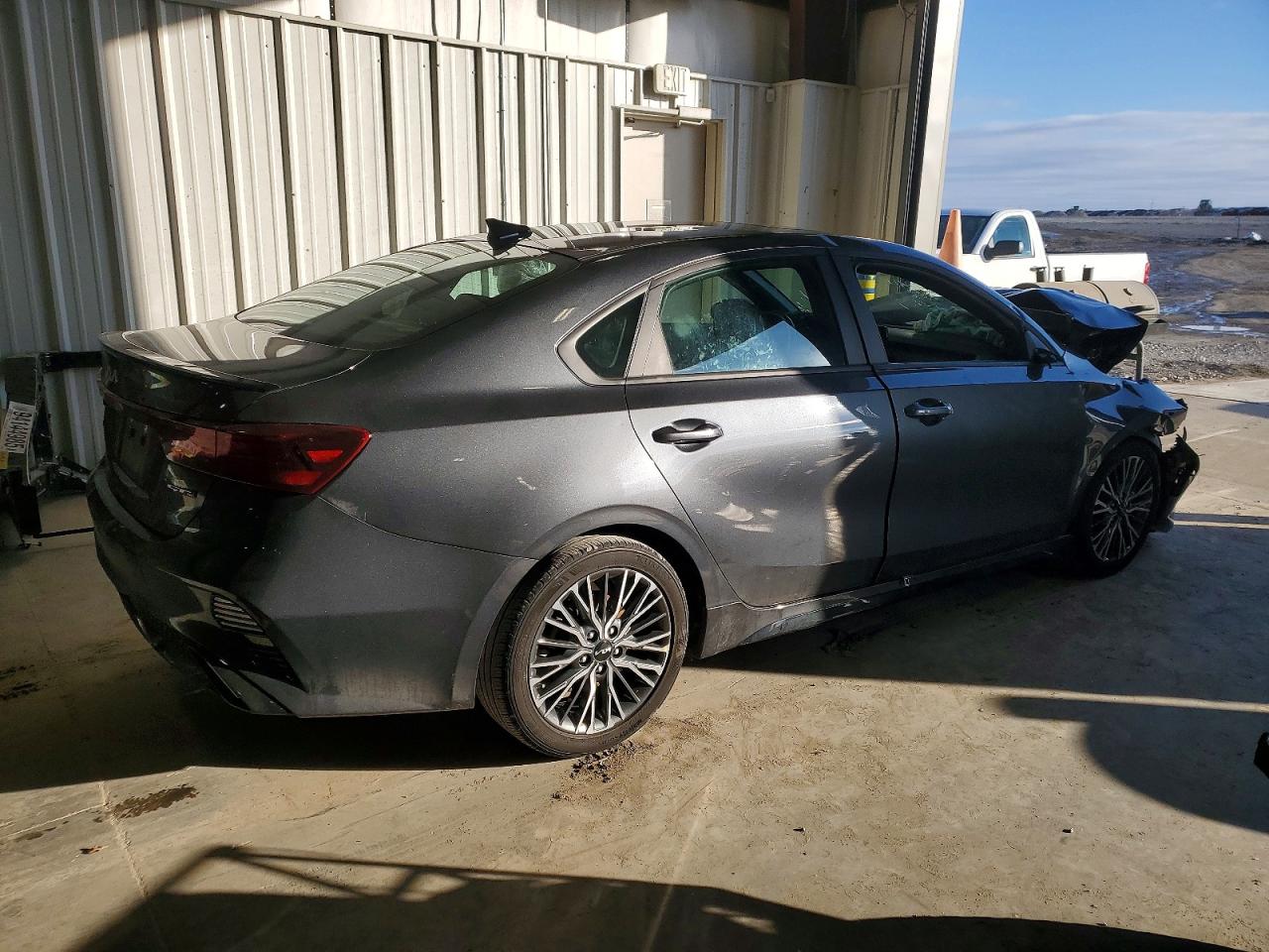 2024 KIA FORTE GT LINE photo 3