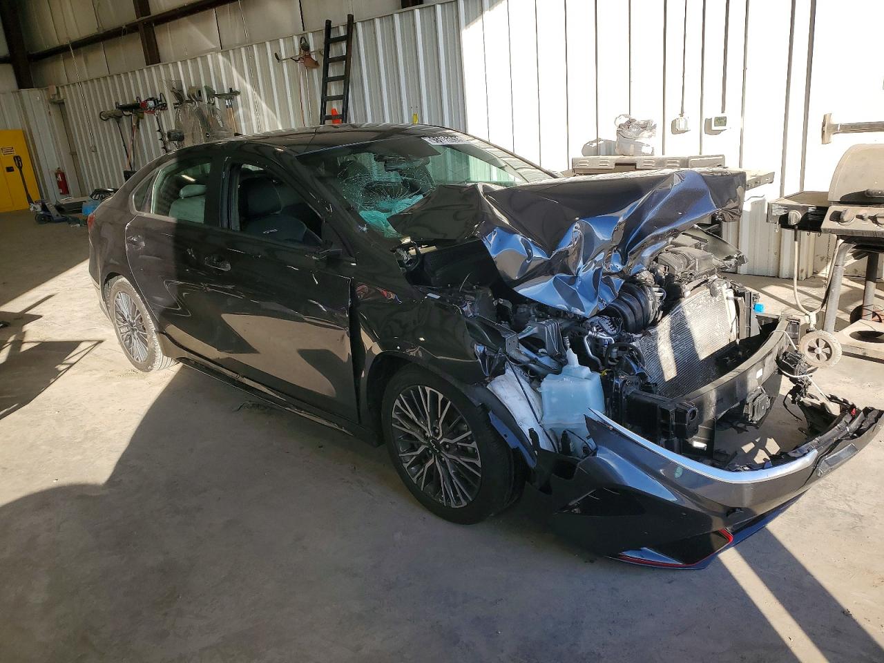 2024 KIA FORTE GT LINE photo 4