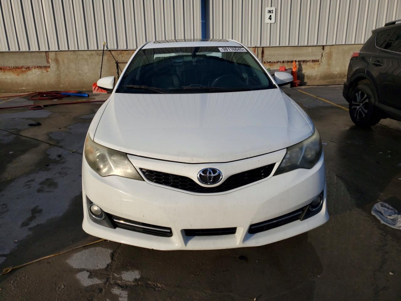 2012 TOYOTA CAMRY SE photo 5