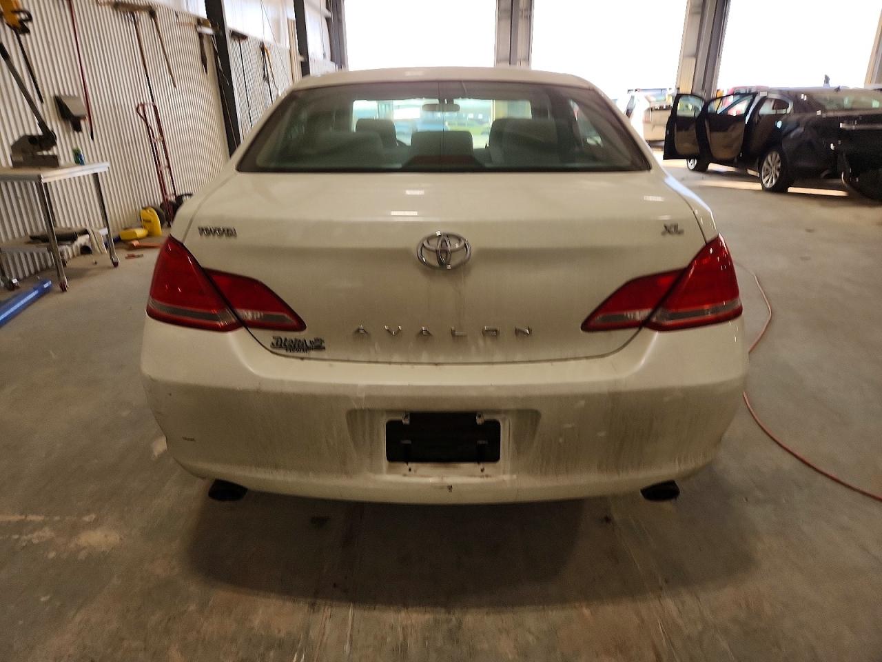2006 TOYOTA AVALON XL photo 6