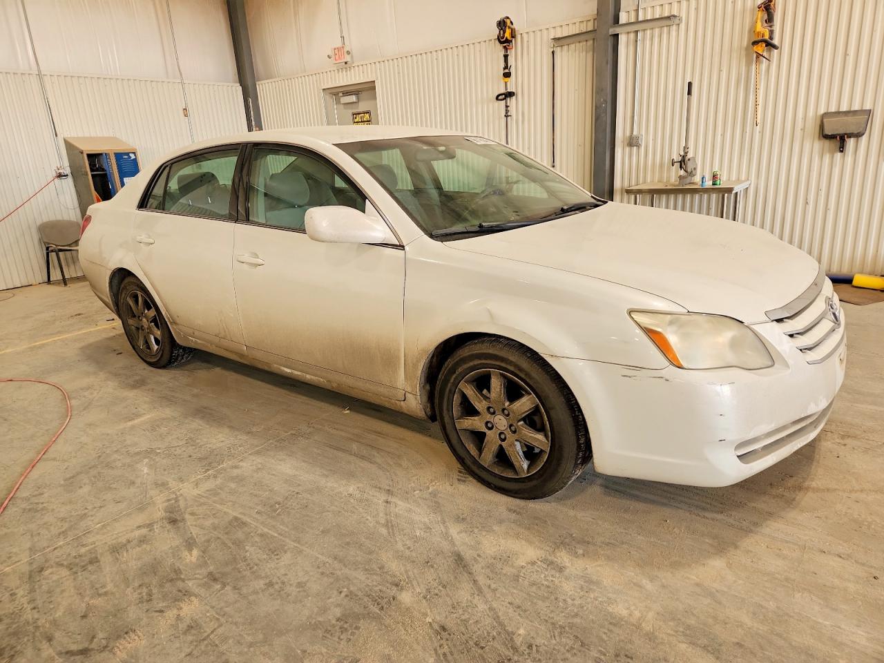 2006 TOYOTA AVALON XL photo 4