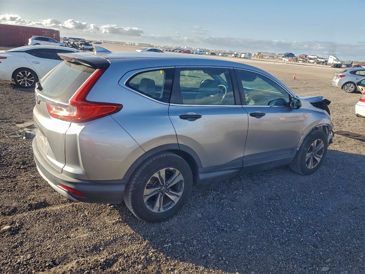 2018 HONDA CR-V LX photo 5