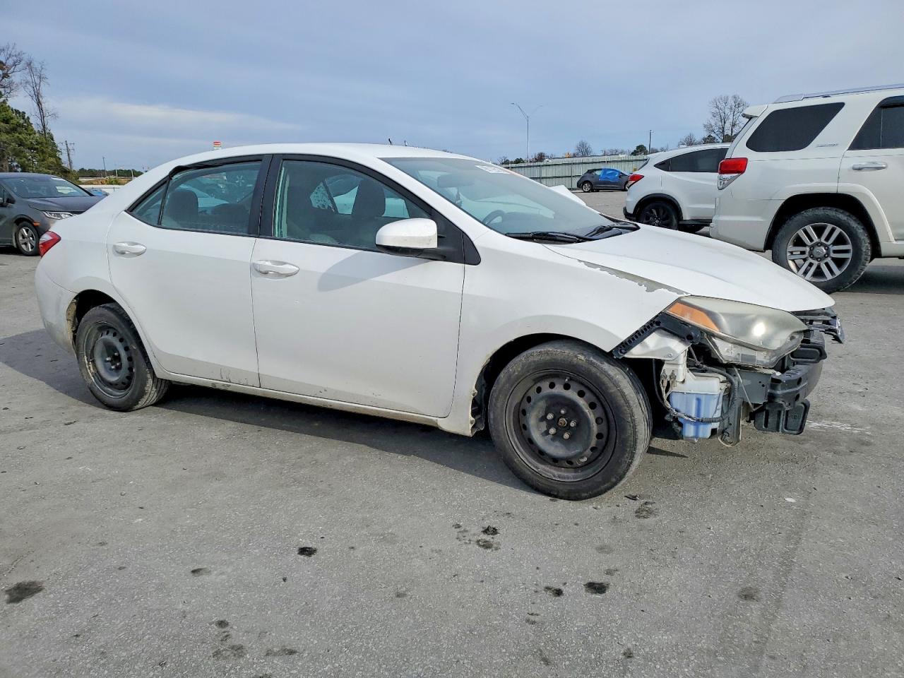 2016 TOYOTA COROLLA LE photo 4