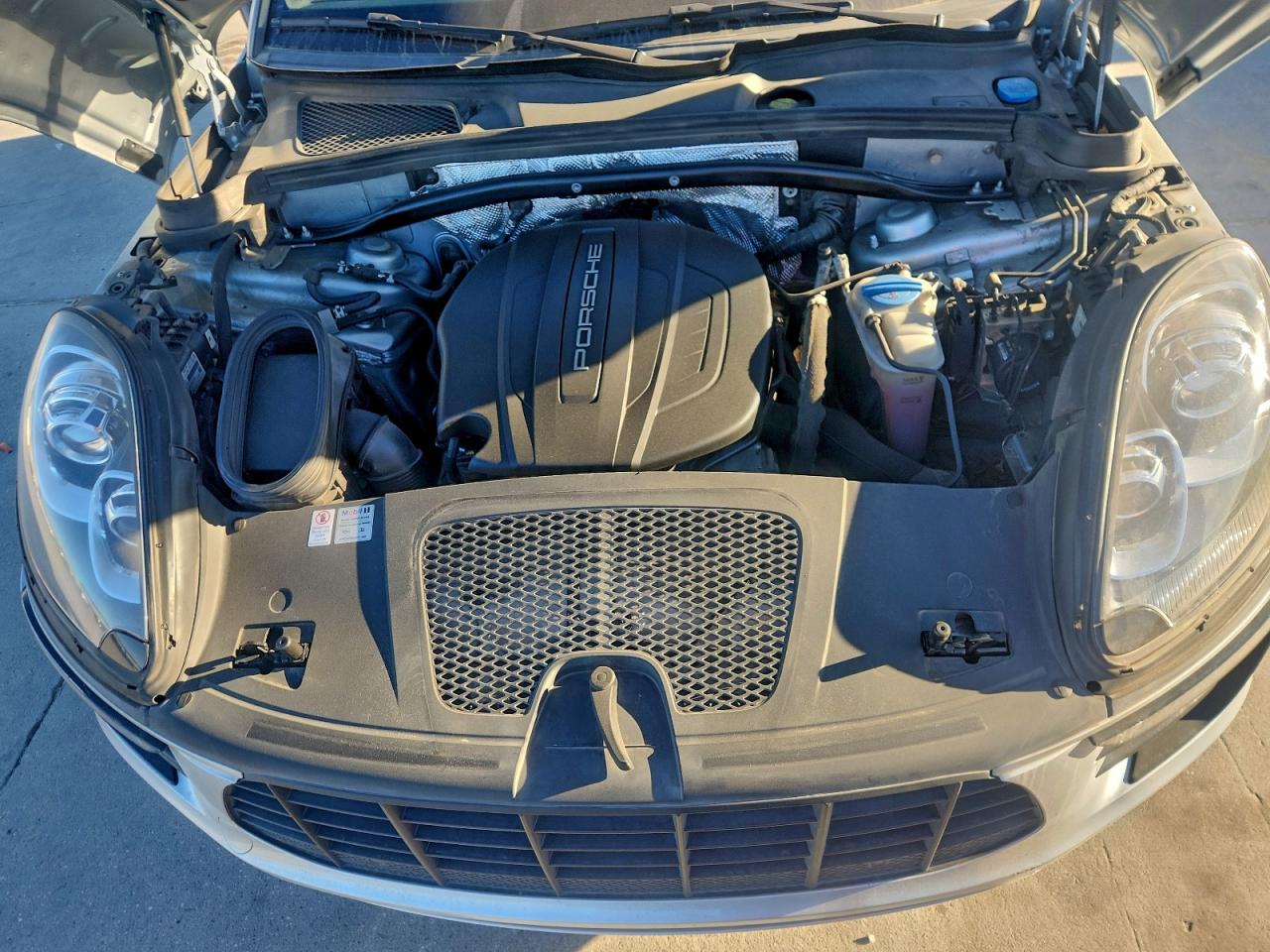 2018 PORSCHE MACAN photo 11