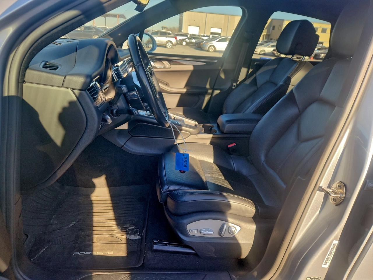 2018 PORSCHE MACAN photo 7