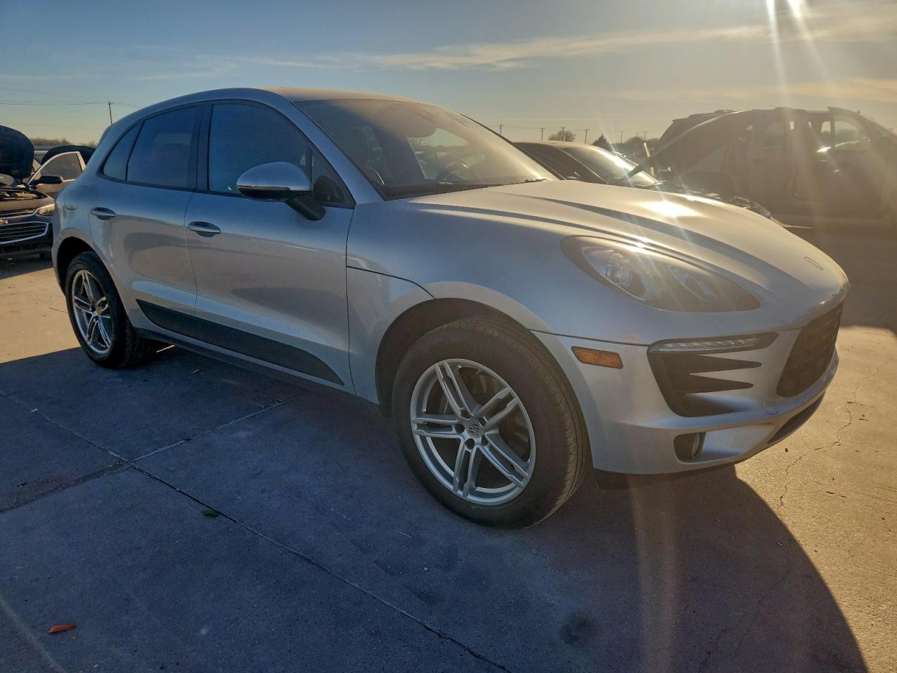 2018 PORSCHE MACAN photo 4