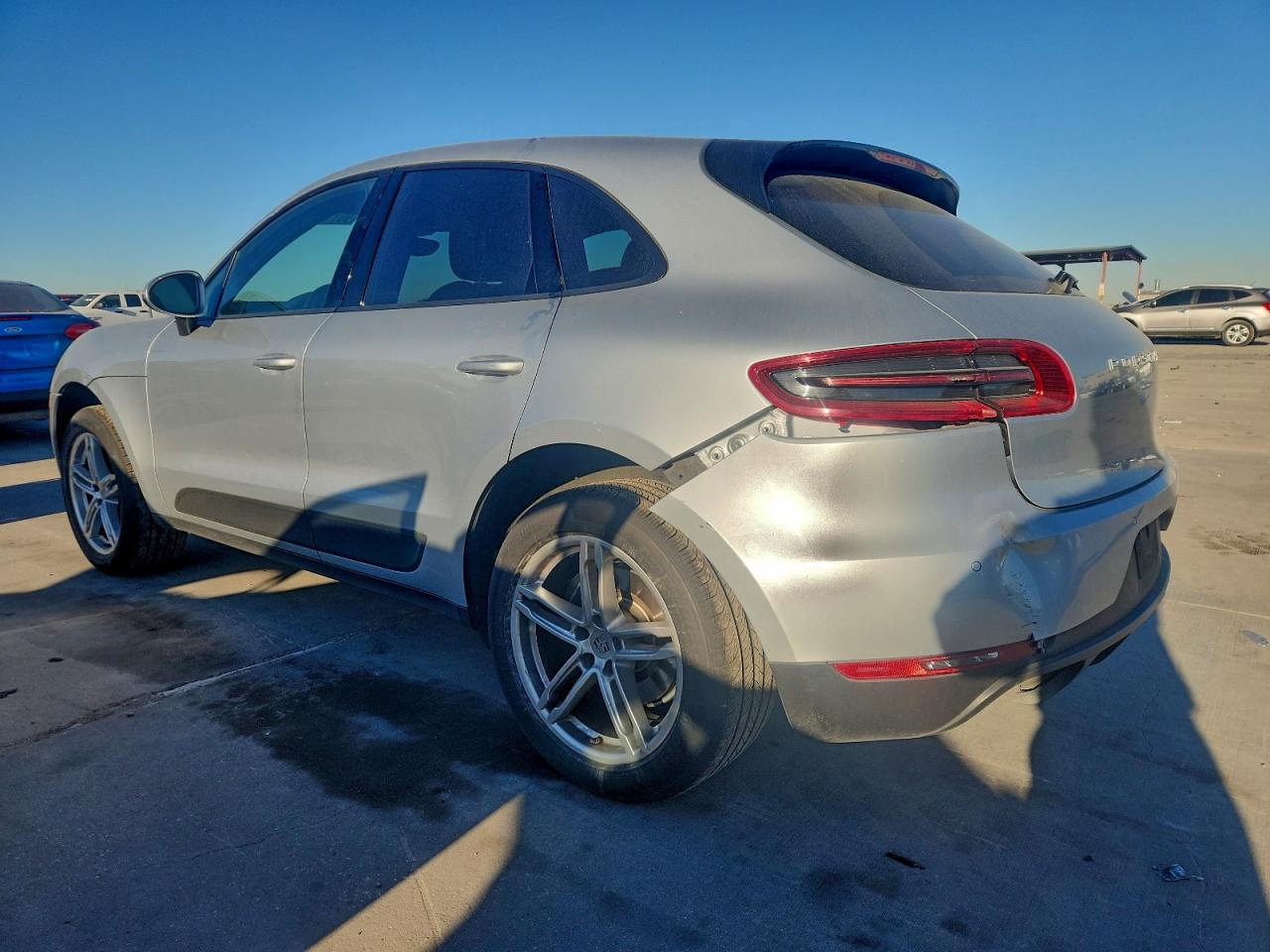 2018 PORSCHE MACAN photo 2