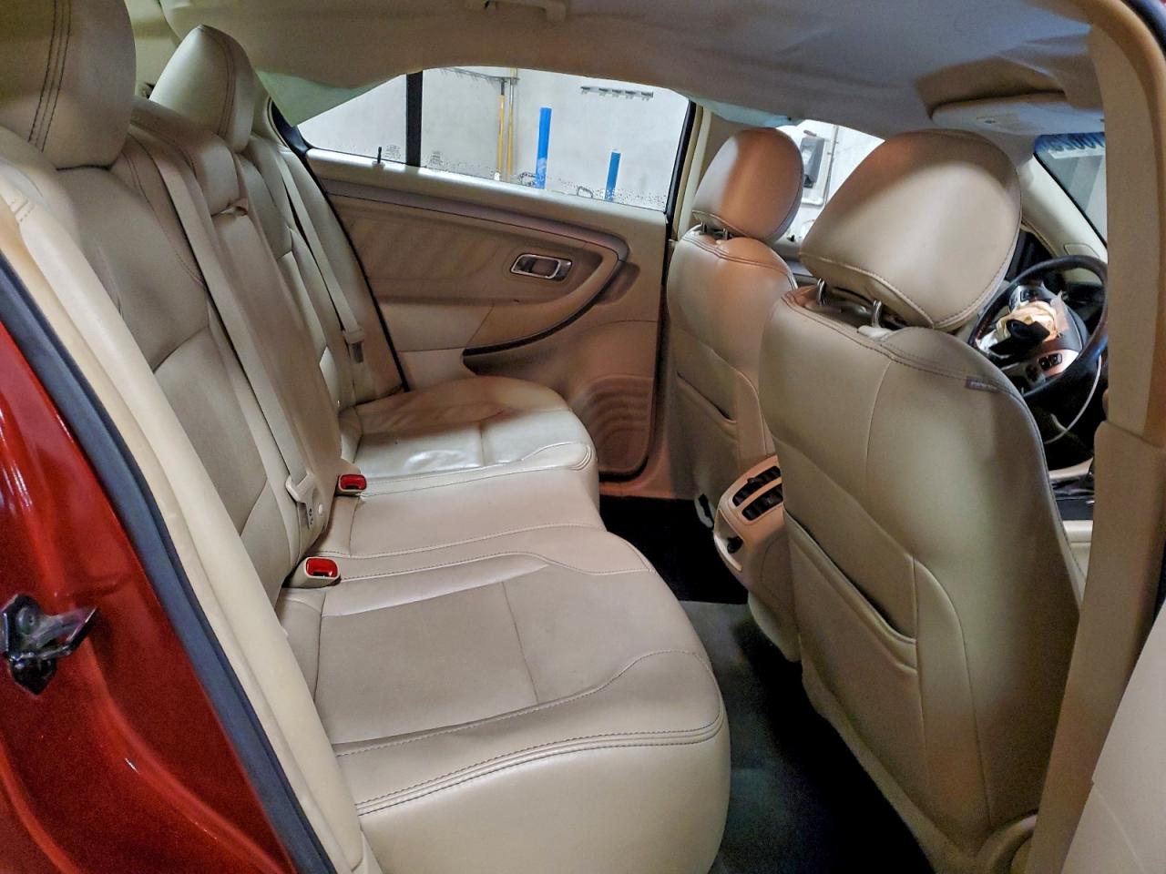 2014 FORD TAURUS SEL photo 10