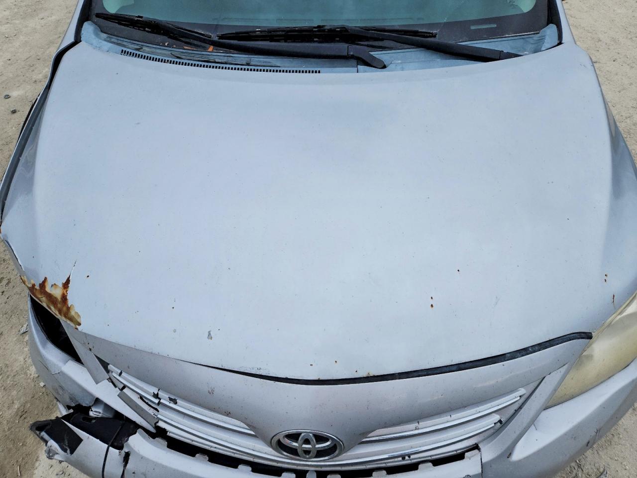 2013 TOYOTA COROLLA LE photo 11
