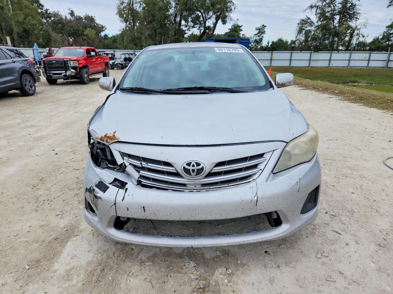 2013 TOYOTA COROLLA LE photo 5