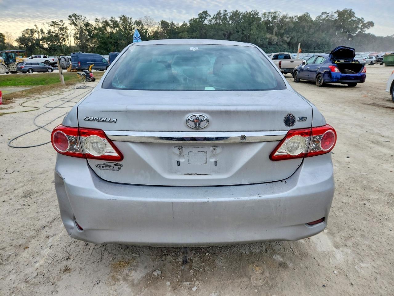 2013 TOYOTA COROLLA LE photo 6