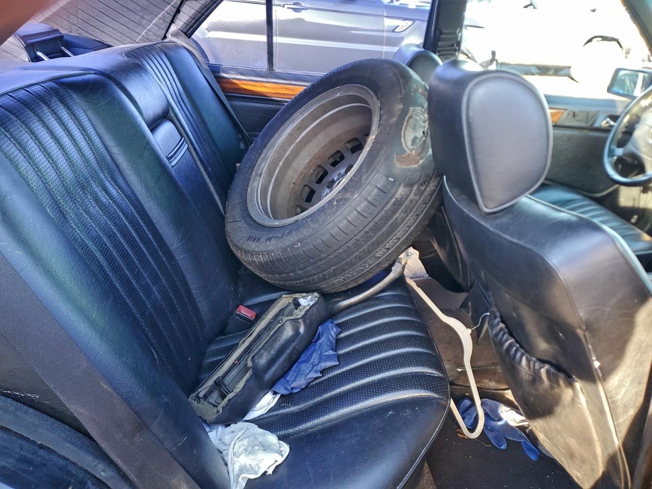 1993 MERCEDES-BENZ 300 D photo 10