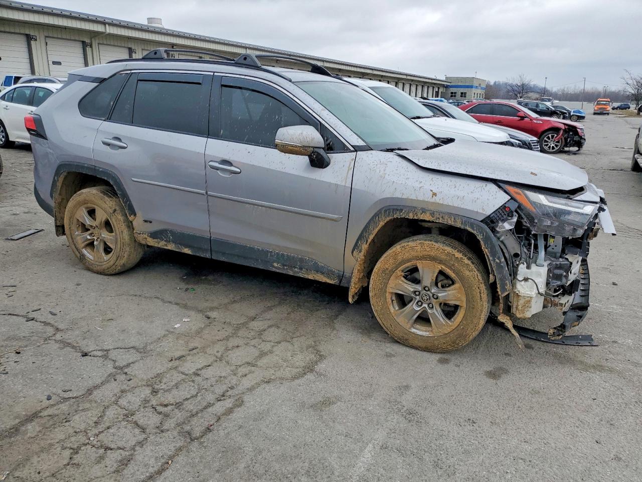 2022 TOYOTA RAV4 XLE photo 4