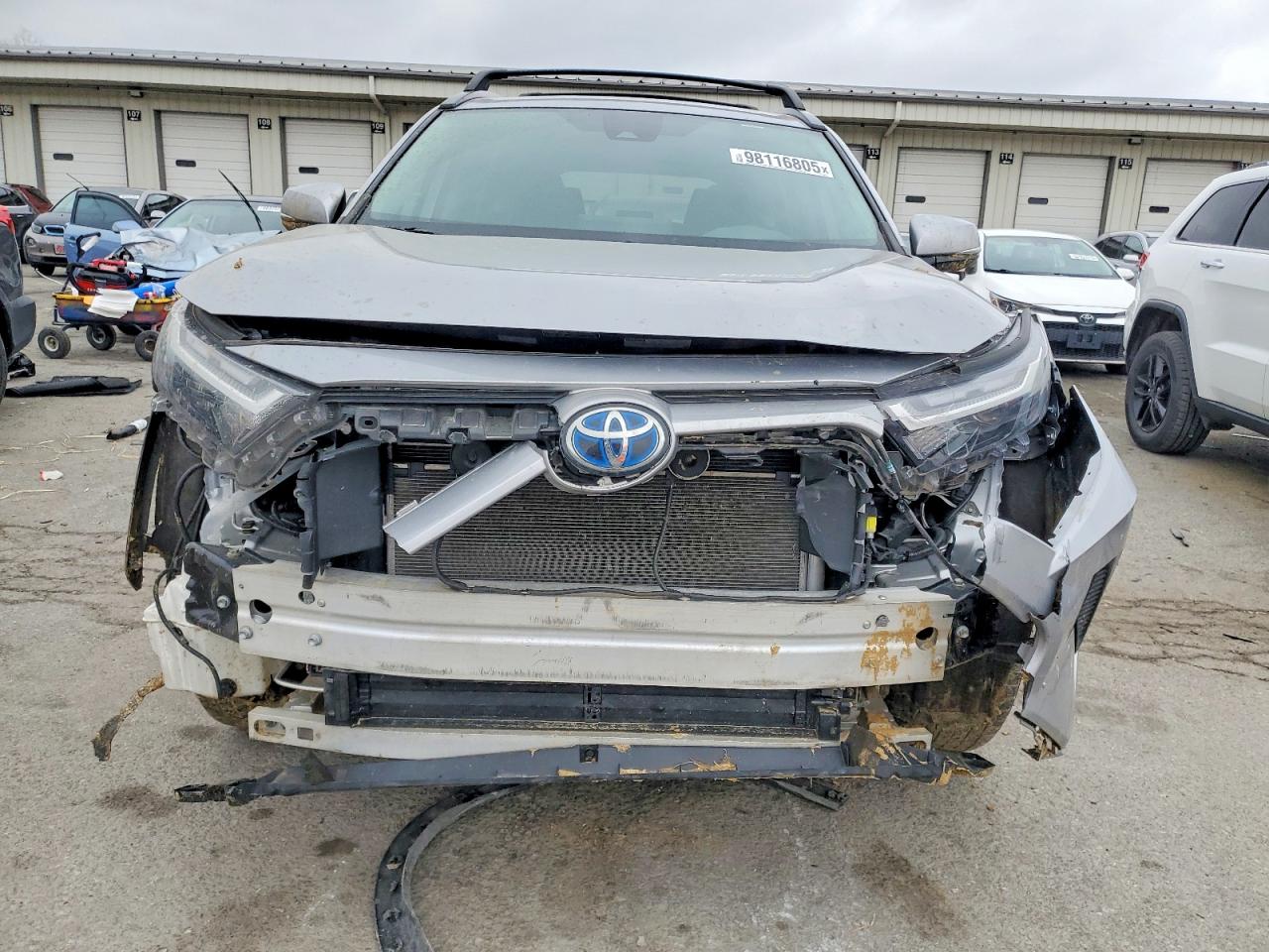 2022 TOYOTA RAV4 XLE photo 5