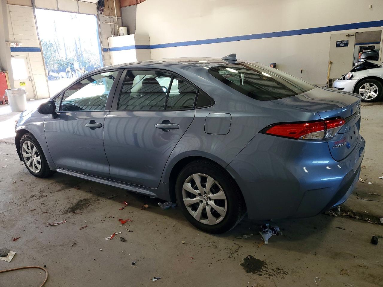 2020 TOYOTA COROLLA LE photo 3