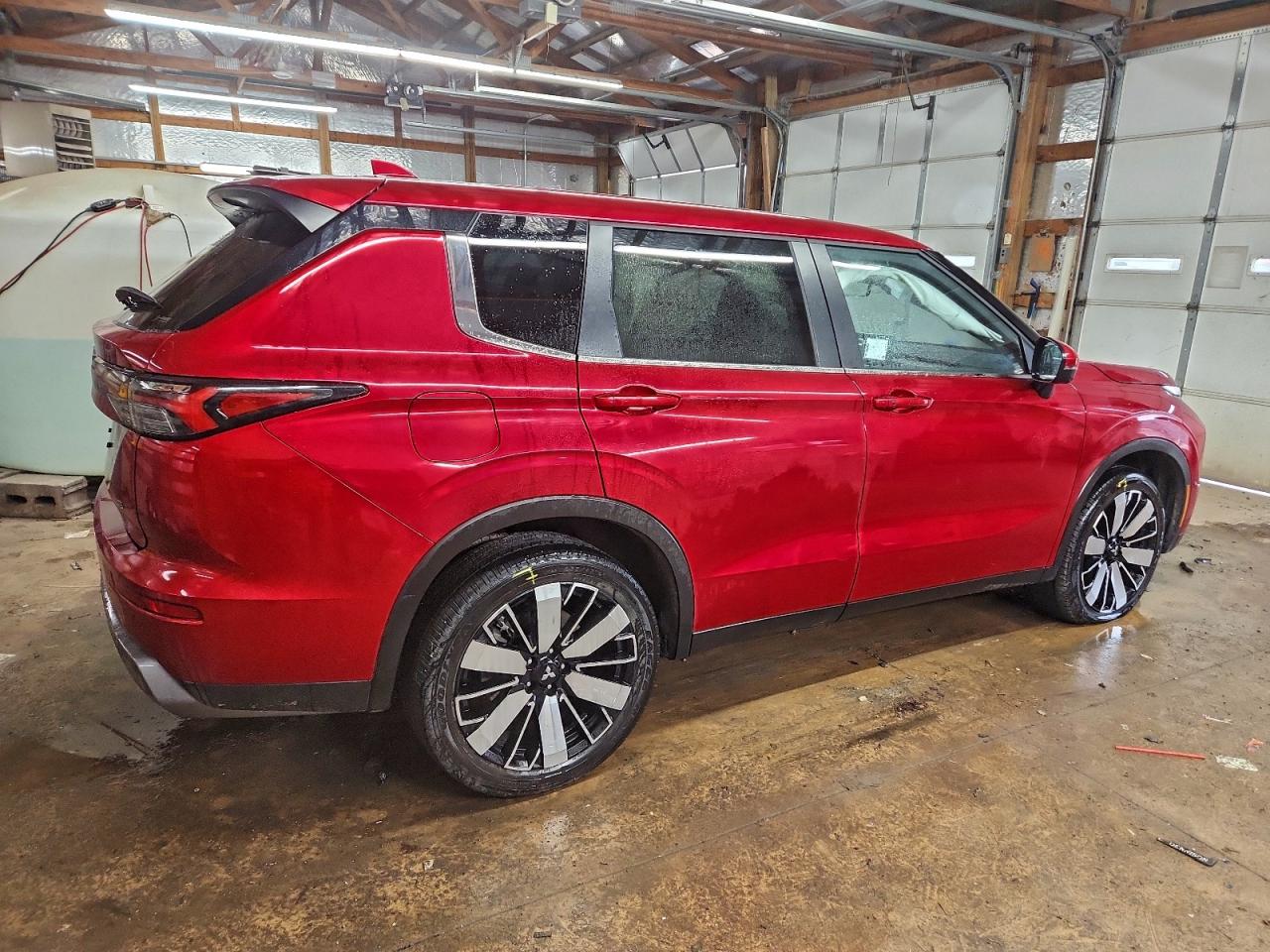 2025 MITSUBISHI OUTLANDER SE photo 3