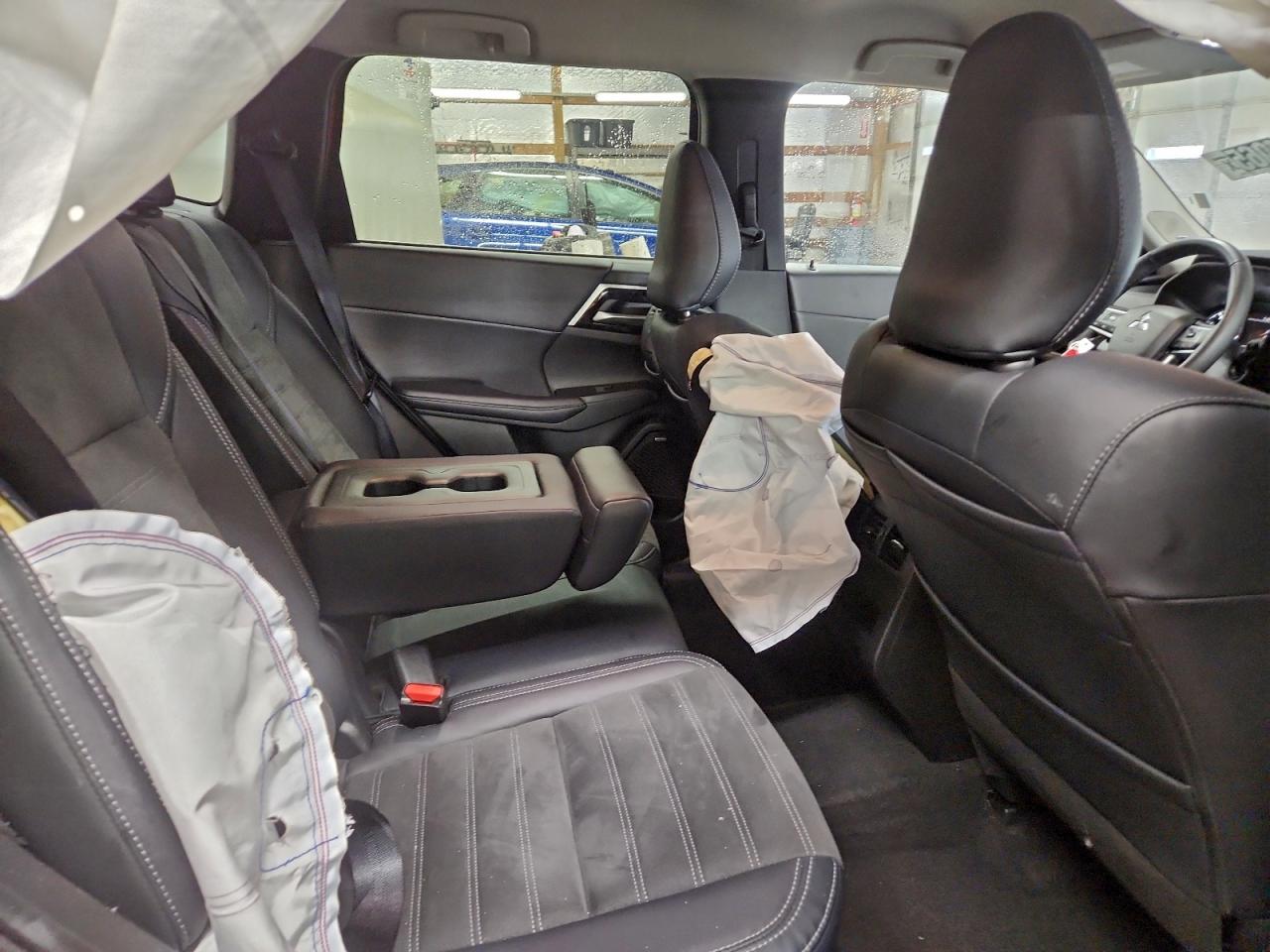 2025 MITSUBISHI OUTLANDER SE photo 10