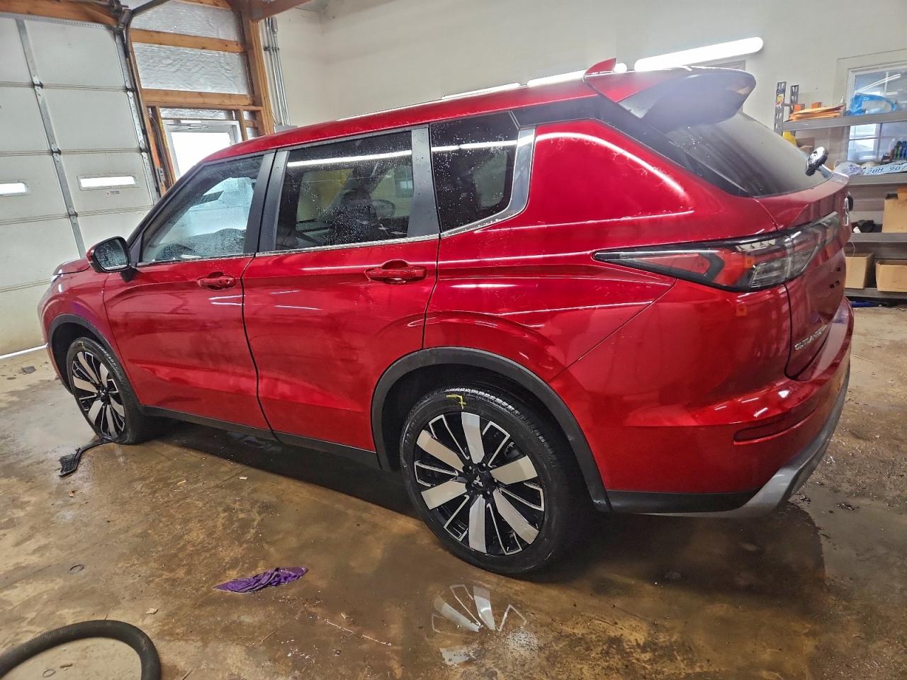 2025 MITSUBISHI OUTLANDER SE photo 2