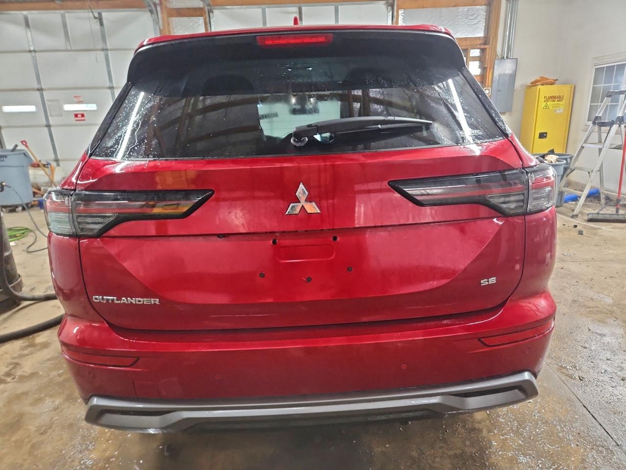 2025 MITSUBISHI OUTLANDER SE photo 6