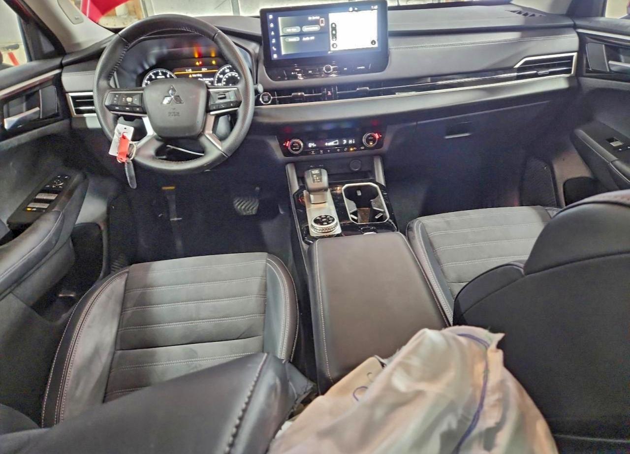 2025 MITSUBISHI OUTLANDER SE photo 8