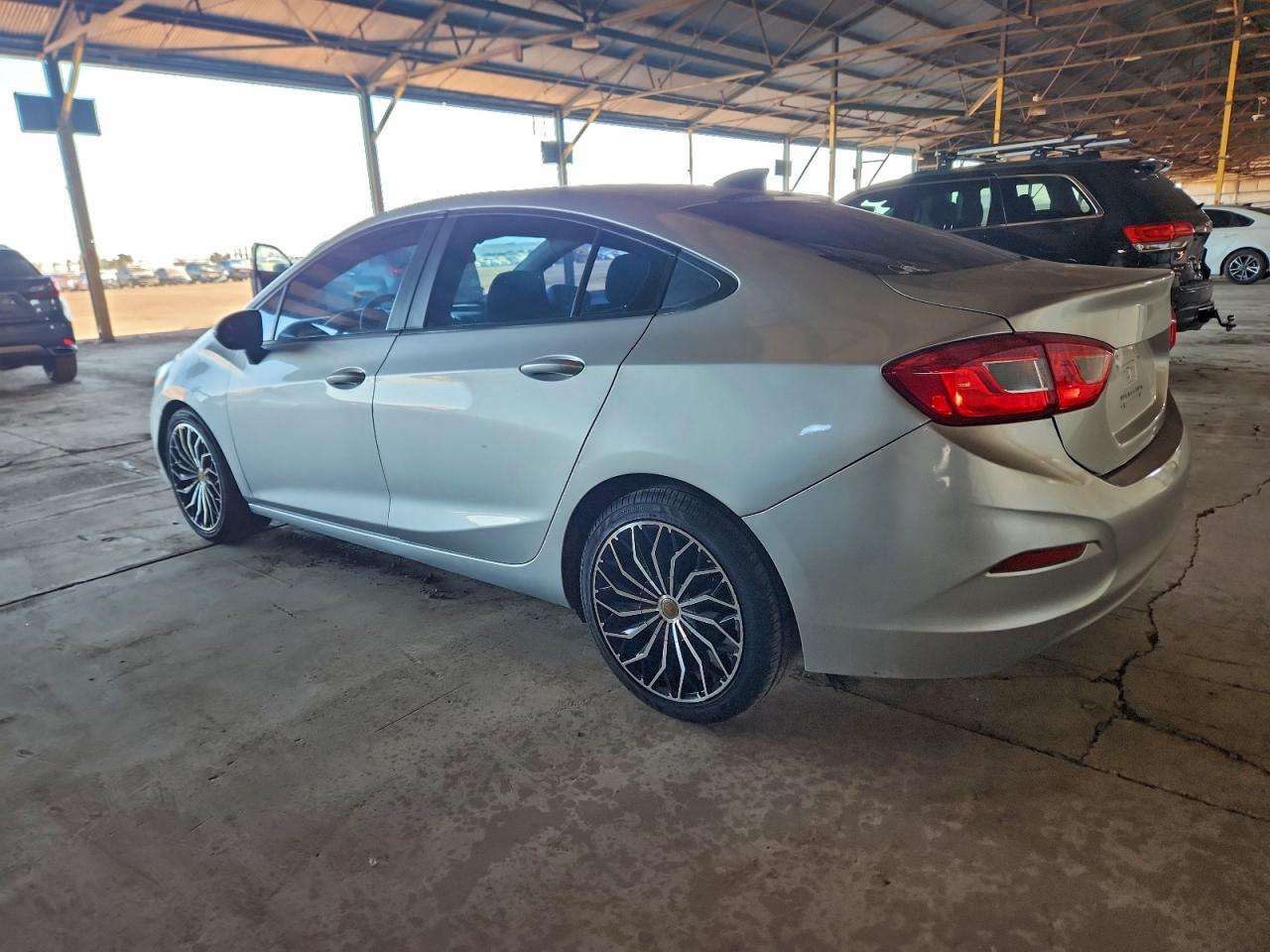 2017 CHEVROLET CRUZE LS photo 2