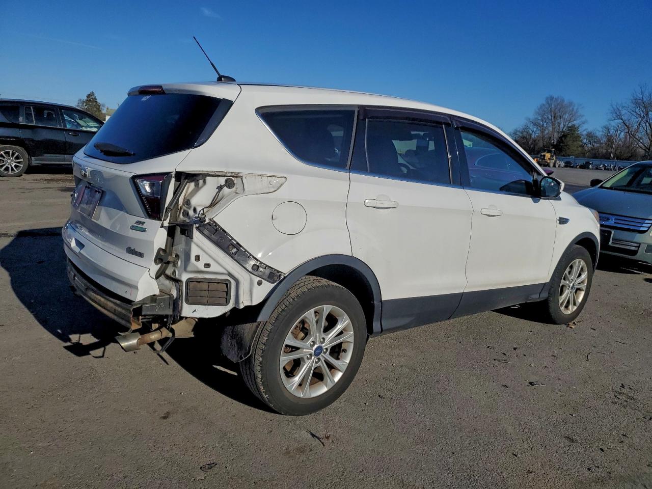 2017 FORD ESCAPE SE photo 3