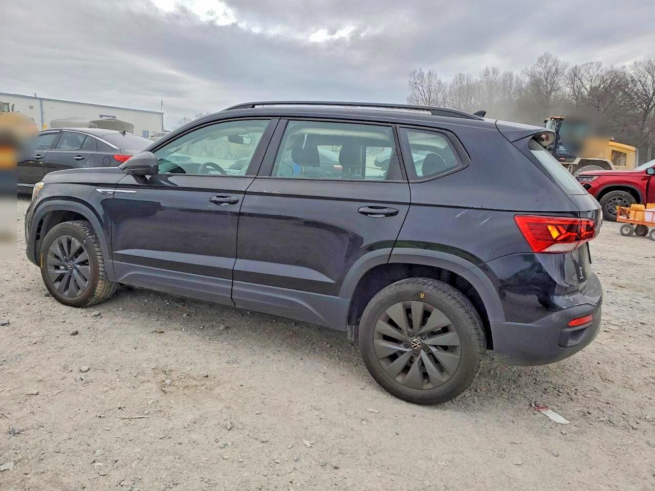 2024 VOLKSWAGEN TAOS S photo 2