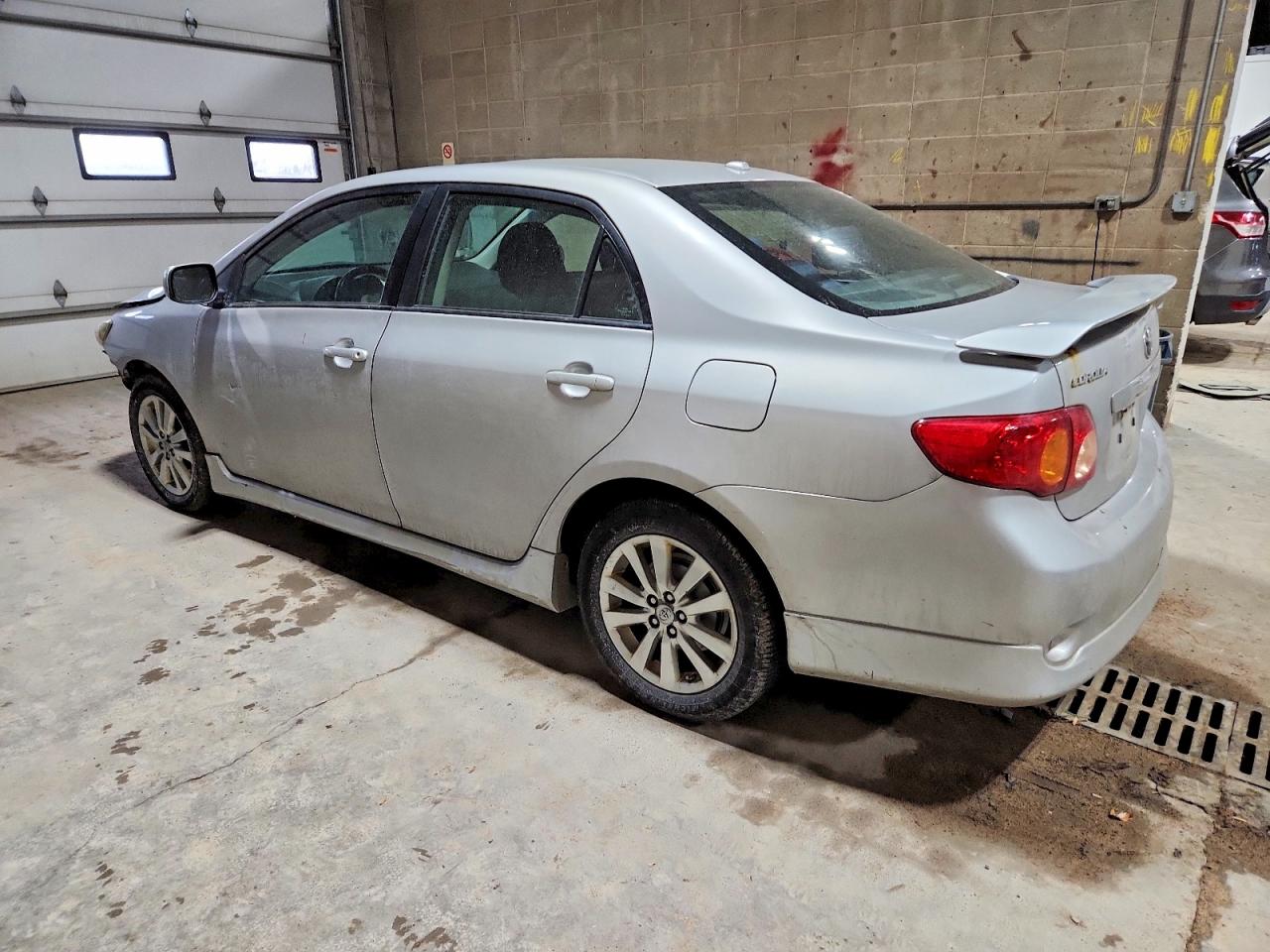 2010 TOYOTA COROLLA BASE photo 2