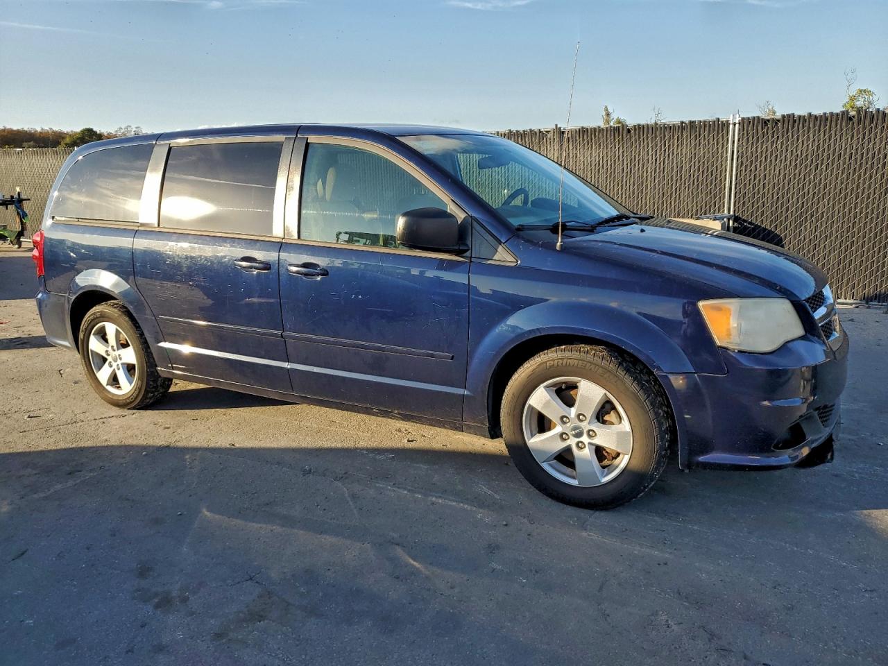 2013 DODGE GRAND CARAVAN SE photo 4