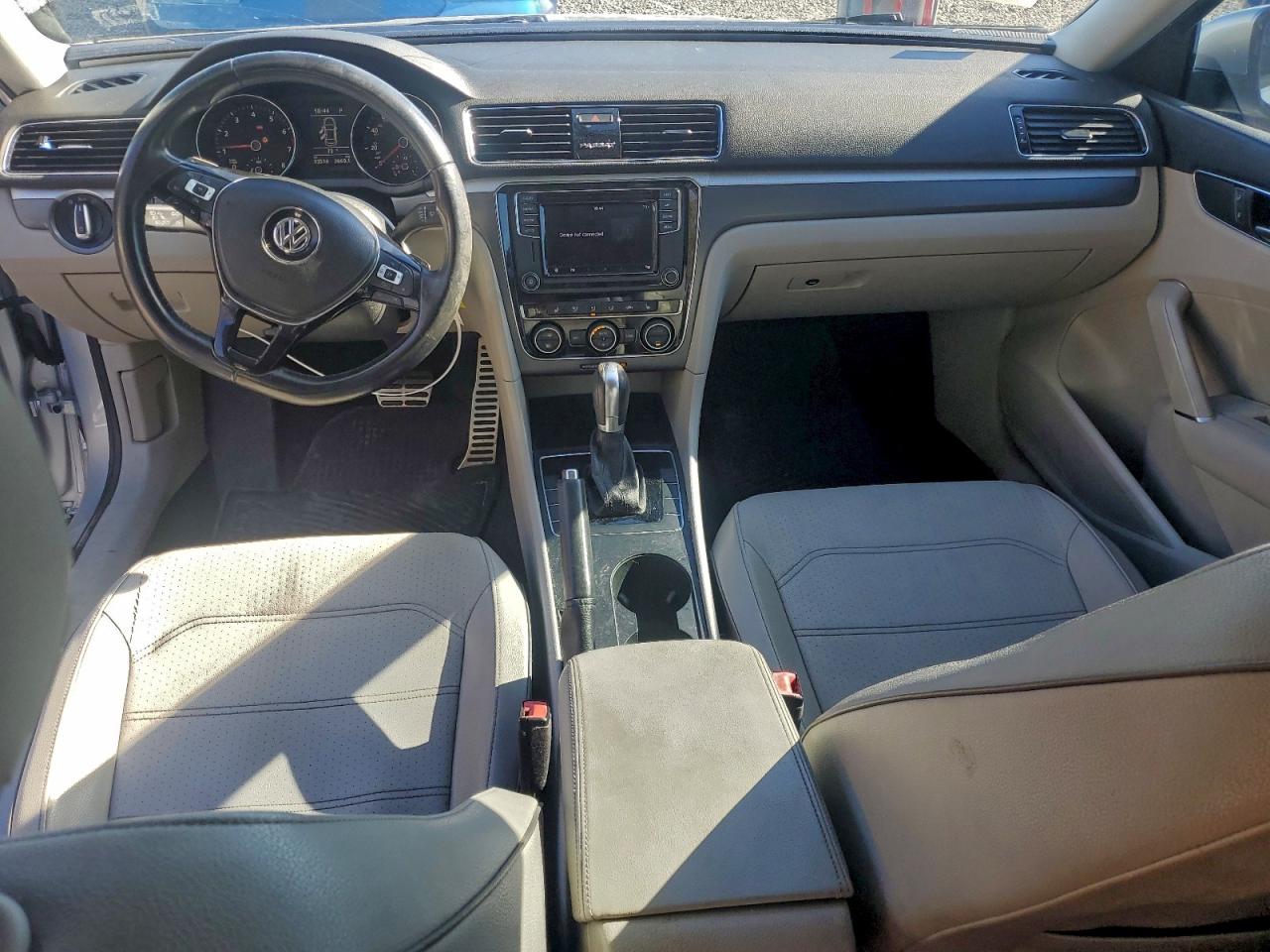 2018 VOLKSWAGEN PASSAT S photo 8