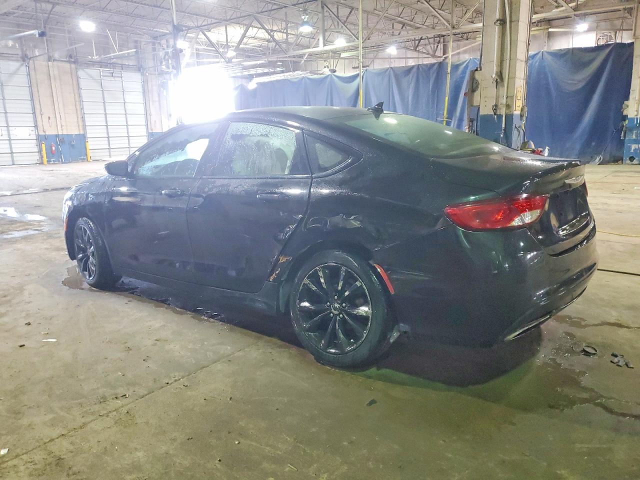 2015 CHRYSLER 200 S photo 2