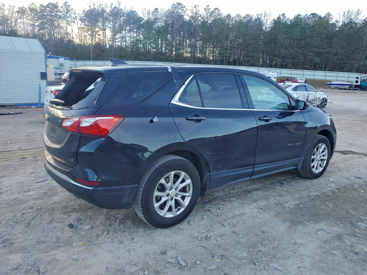2019 CHEVROLET EQUINOX LT photo 3