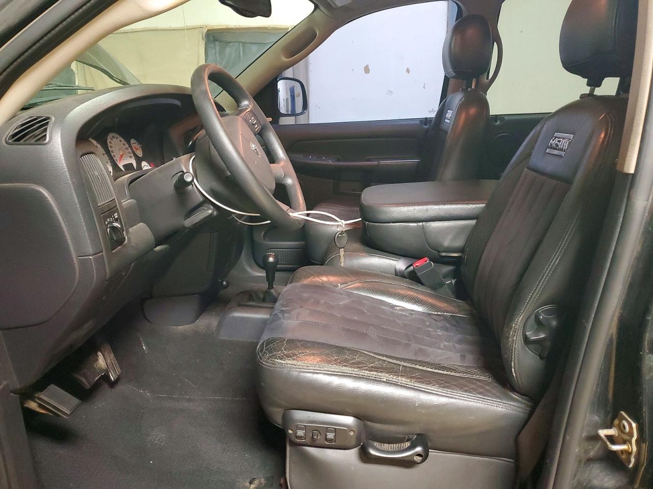 2004 DODGE RAM 1500 ST photo 7