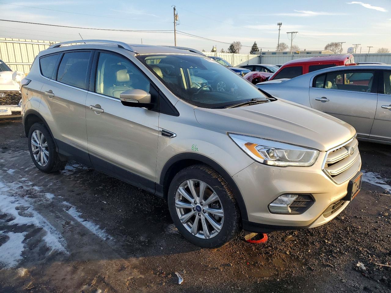 2017 FORD ESCAPE TITANIUM photo 4