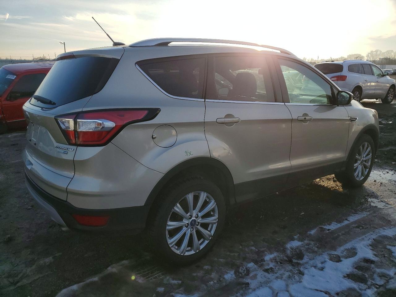 2017 FORD ESCAPE TITANIUM photo 3