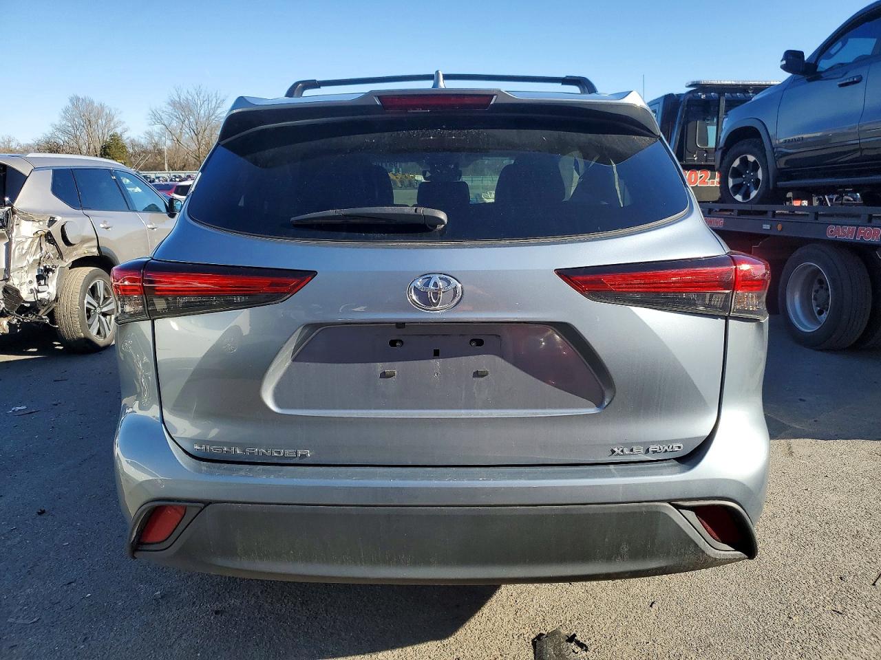 2023 TOYOTA HIGHLANDER photo 6