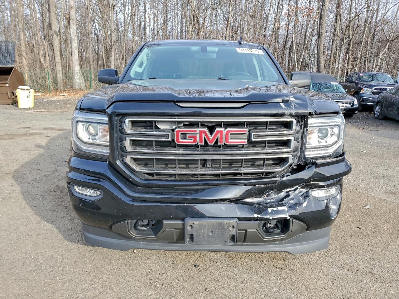 2017 GMC SIERRA K1500 SLE photo 5