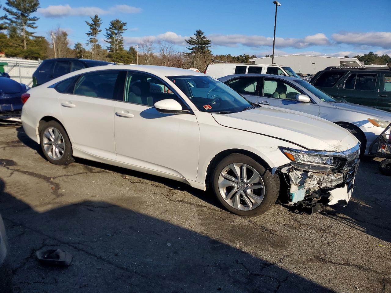 2018 HONDA ACCORD LX photo 4
