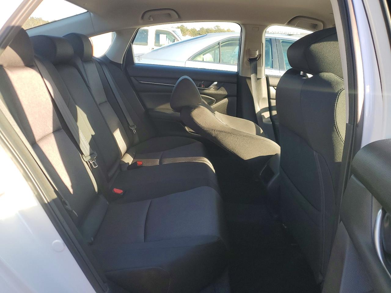 2018 HONDA ACCORD LX photo 10