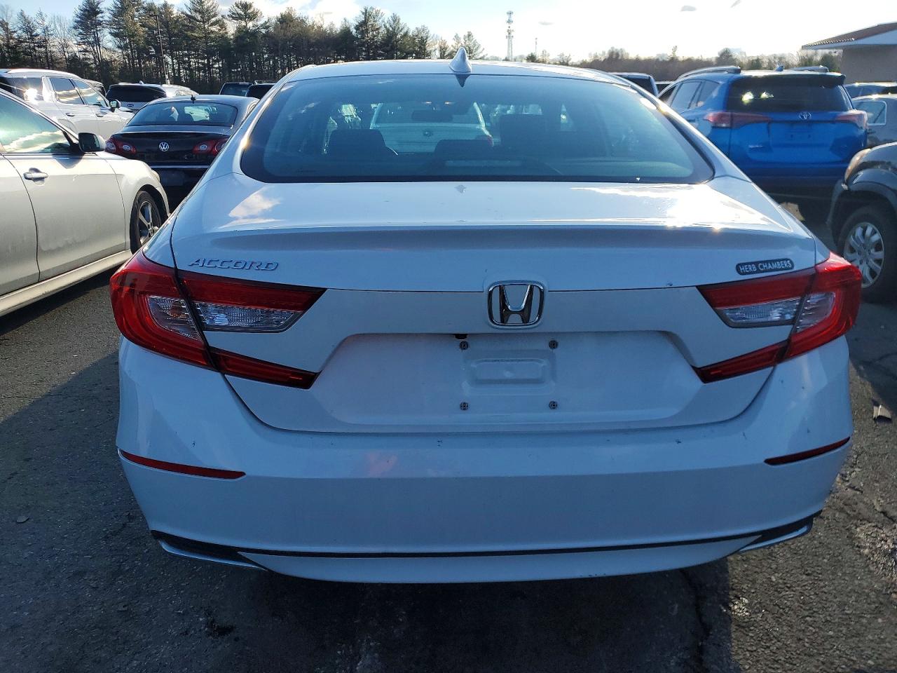 2018 HONDA ACCORD LX photo 6