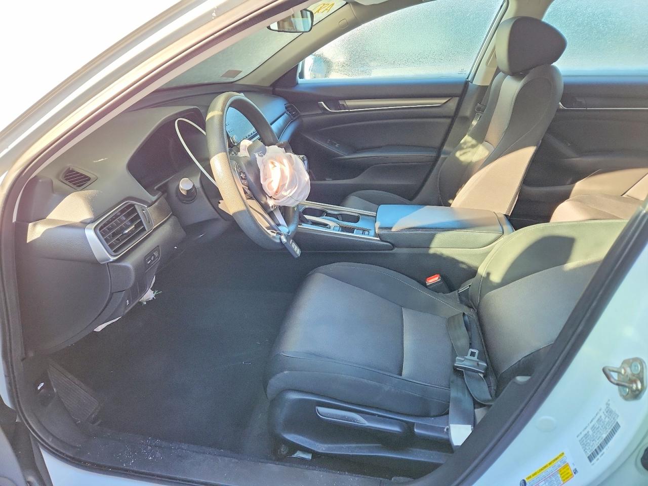 2018 HONDA ACCORD LX photo 7