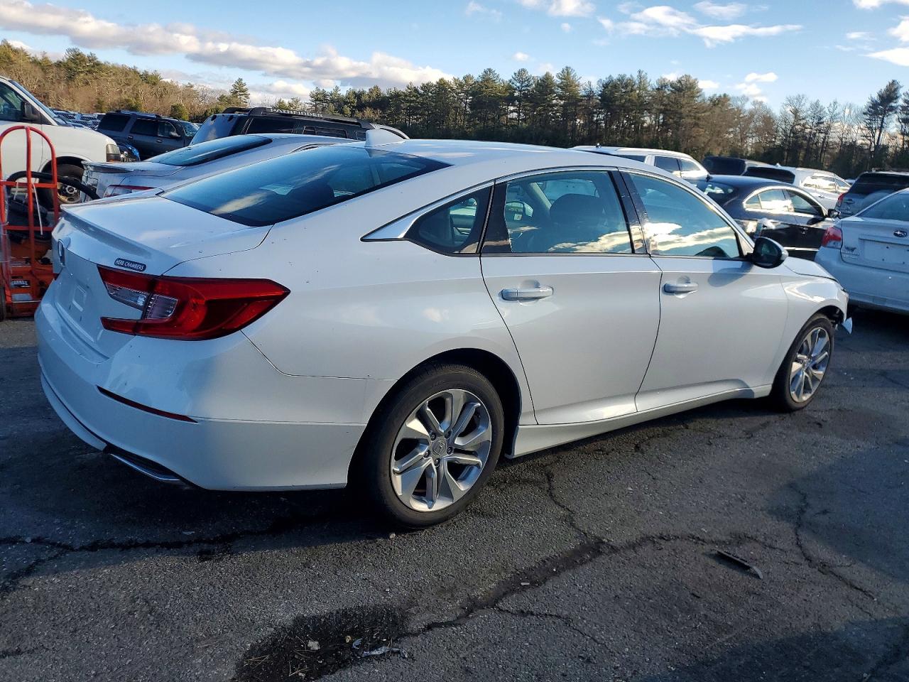 2018 HONDA ACCORD LX photo 3