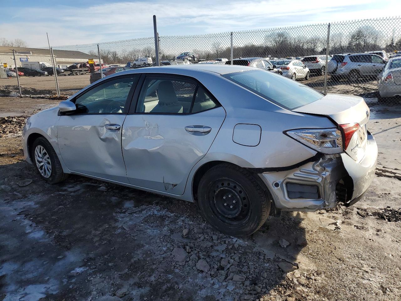 2017 TOYOTA COROLLA L photo 4