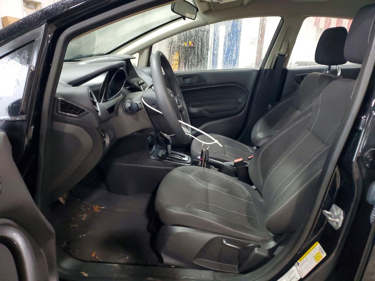 2019 FORD FIESTA SE photo 13