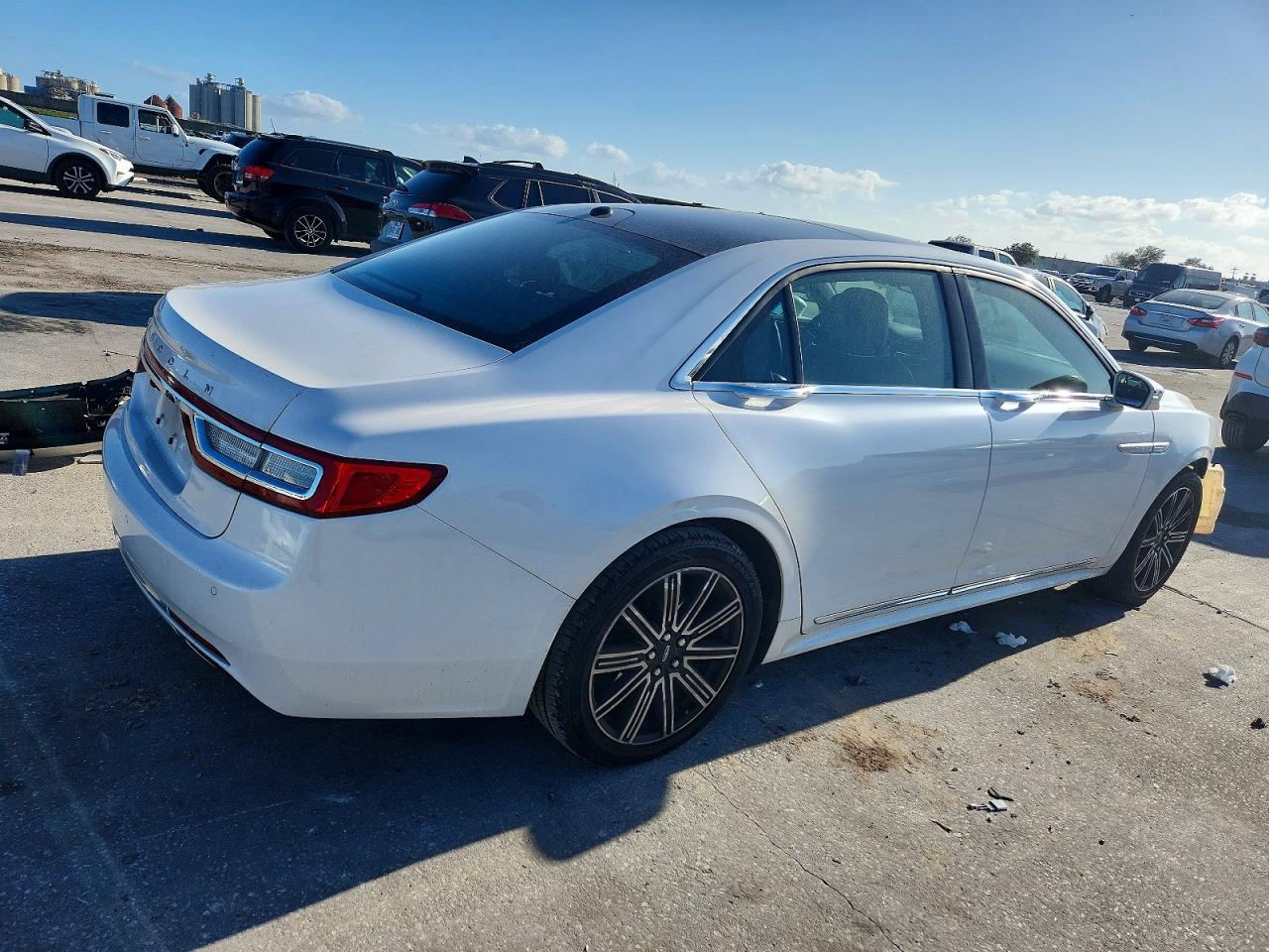 2017 LINCOLN CONTINENTAL RESERVE photo 3
